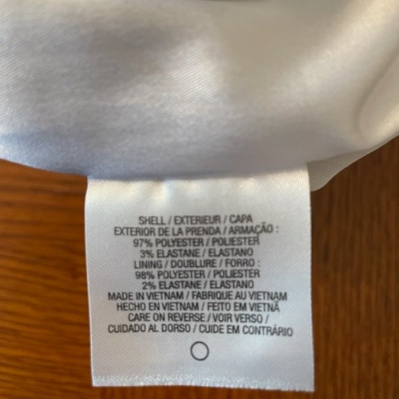 Tahari A shape skirt with from pleats and pockets size 12 - Picture 6 of 6